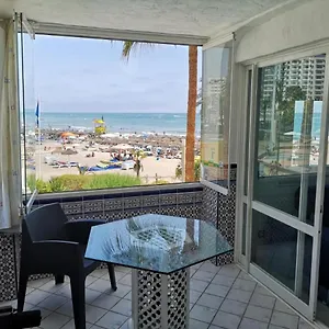 Apartment Beachfront Puerto Marina Sunrise, Benalmadena