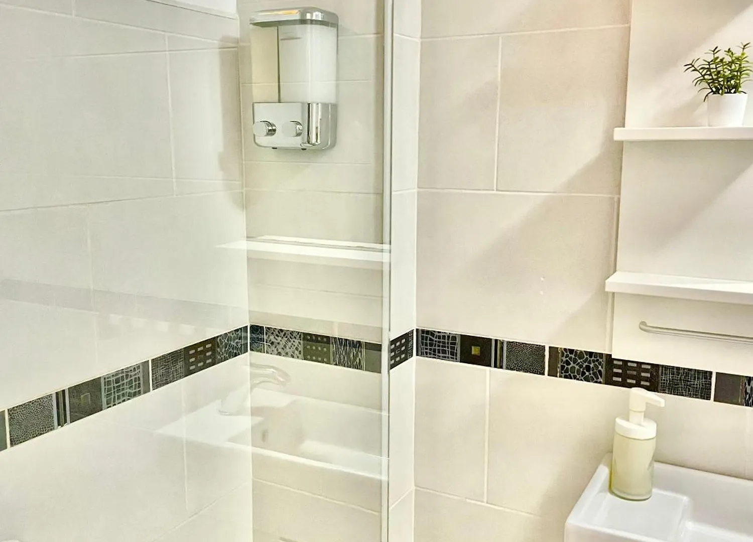 Luxury Suites Minerva Beach Benalmadena Spain